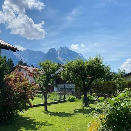 Haus Mit Wunderschoenem Ausblick Und Garten Garmisch-Partenkirchen Exterior foto